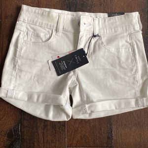 White Women's Stretch Cuffed Shorts